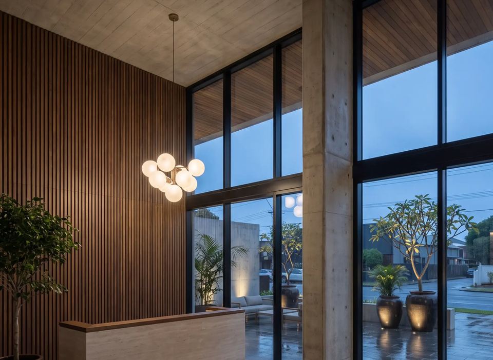 Resepsionis, N–11 Apartemen